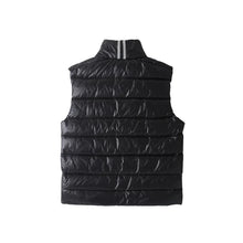 Load image into Gallery viewer, CROFTON VEST - BLACK BADGE

